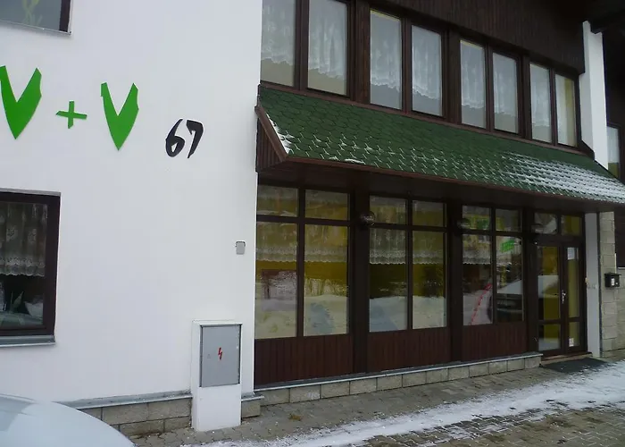 V+v בית הארחה 3*